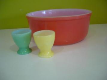 vintage fifties ovenschotel + eierdopjes pastel Opale