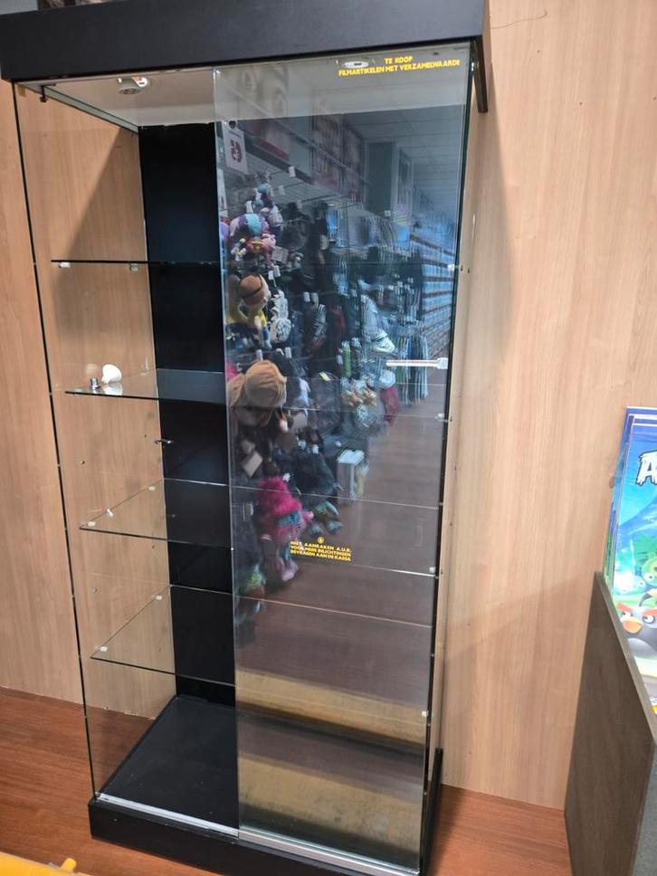 1 glazen vitrinekast met schuifdeuren, Huis en Inrichting, Kasten | Vitrinekasten, Ophalen