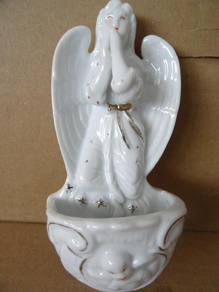 Antiek wijwaterbakje engel antiek porseleinen wijwaterbakje, Antiek en Kunst, Antiek | Religieuze voorwerpen, Ophalen of Verzenden