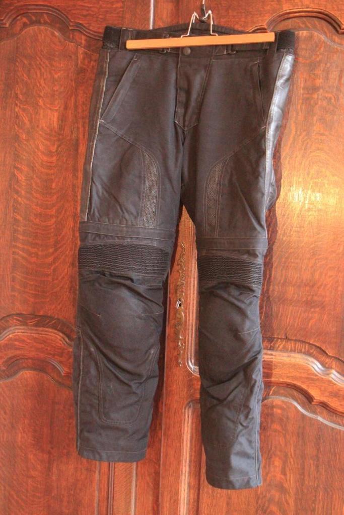 Te koop : RICHA motobroek (maat L) in goede staat, Motoren, Kleding | Motorkleding, Broek | textiel, Heren, Tweedehands, Ophalen