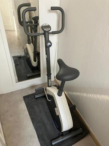 Hometrainer om weg te geven (gratis) beschikbaar voor biedingen