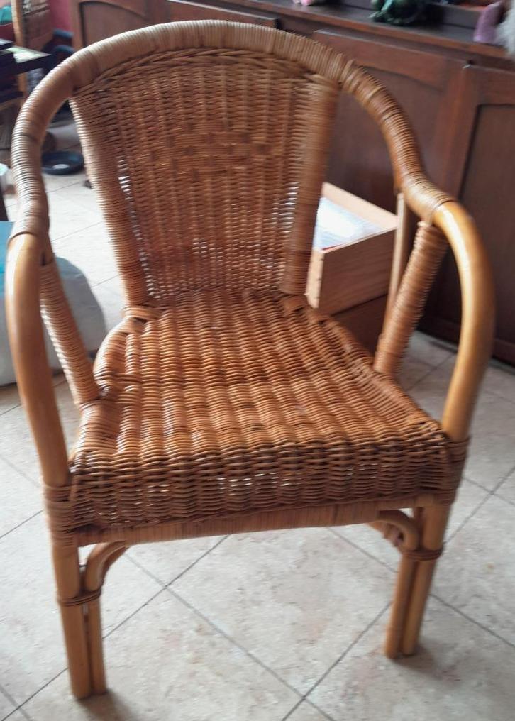 Rotan stoel — In zeer goede staat — doe een redelijk bod, Huis en Inrichting, Stoelen, Zo goed als nieuw, Eén, Riet of Rotan, Bruin