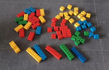 KOOPJE : 67 losse Duplo blokjes  beschikbaar voor biedingen