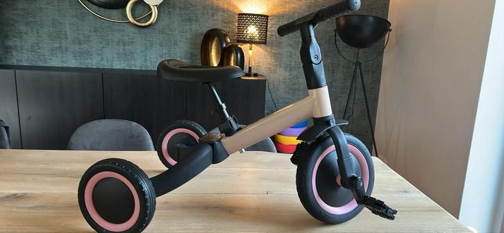 Loopfiets KAYA, Kinderen en Baby's, Speelgoed | Buiten | Voertuigen en Loopfietsen, Zo goed als nieuw, Loopfiets, Ophalen