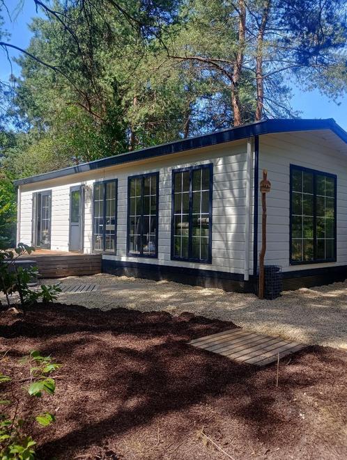 Unieke Tiny house/ chalet, Caravans en Kamperen, Stacaravans, tot en met 4, Ophalen