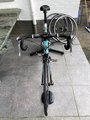 Bianchi Nirone 7 + Suito Elite + Tacx Antares beschikbaar voor biedingen