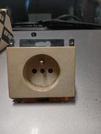 Stopcontact, Doe-het-zelf en Bouw, Elektriciteit en Kabels, Ophalen, Gebruikt, Stopcontact