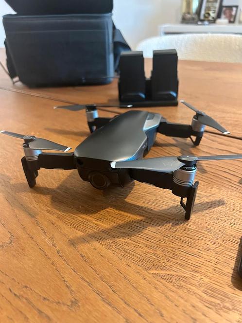 DJI Mavic Air Fly Combo, Audio, Tv en Foto, Drones, Zo goed als nieuw, Drone met camera, Ophalen of Verzenden