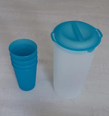 Set: 1 kruik + 4 turkooizen kopjes beschikbaar voor biedingen