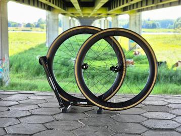 Hollowgram R45 Carbon Wielset//Shimano//Met banden!//Nieuw! beschikbaar voor biedingen