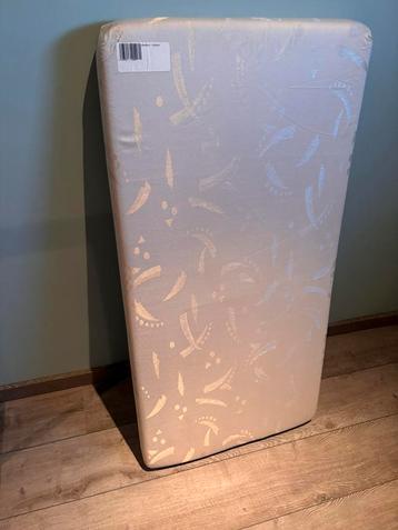 Matras babybedje beschikbaar voor biedingen