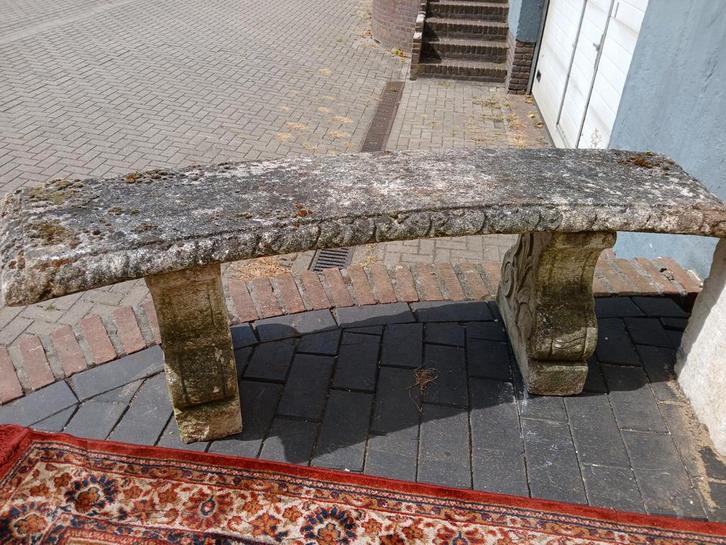 2 tuintafels rond beton + 2 bankjes., Antiek en Kunst, Curiosa en Brocante, Ophalen