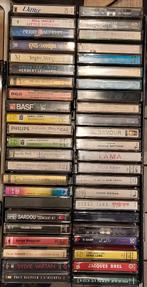 lot de k7 audio pricipalemnt Français , Lama ,Sardou , Piaf., 26 cassettes audio ou plus, Originale, Avec boîte de rangement, étagère ou coffret
