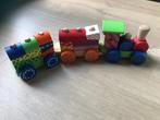 Houten trein met blokjes, Kinderen en Baby's, Speelgoed | Houten speelgoed, Ophalen of Verzenden, Rij- of Hobbelspeelgoed