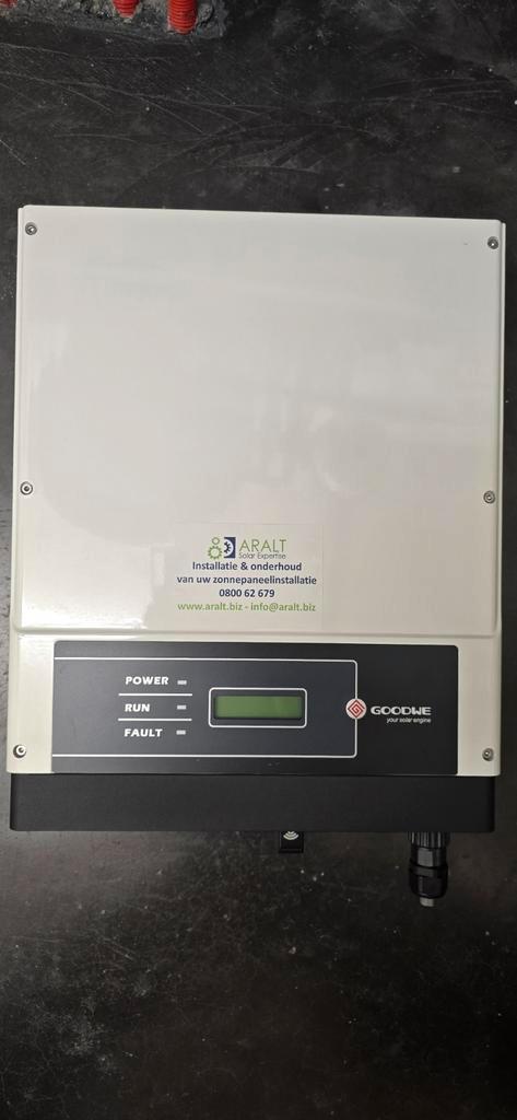 Omvormer Goodwe GW3600D-NS, Doe-het-zelf en Bouw, Zonnepanelen en Toebehoren, Gebruikt, Ophalen