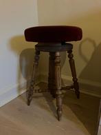 Pianostoeltje, Enlèvement