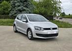 VW Polo 1.2i Benzine 85.000 km ** Airco ** Garantie 12M, Voorwielaandrijving, Euro 5, Stof, Zwart