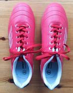 voetbalschoenen ProWin S50 - maat 40, Sport en Fitness, Voetbal, Ophalen, Nieuw