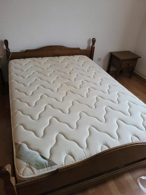 Bed met 2 nachtkastjes en bijhoorende lade kast, Huis en Inrichting, Slaapkamer | Bedden, Gebruikt, Hout, Ophalen