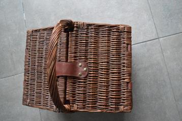 picknickmand beschikbaar voor biedingen