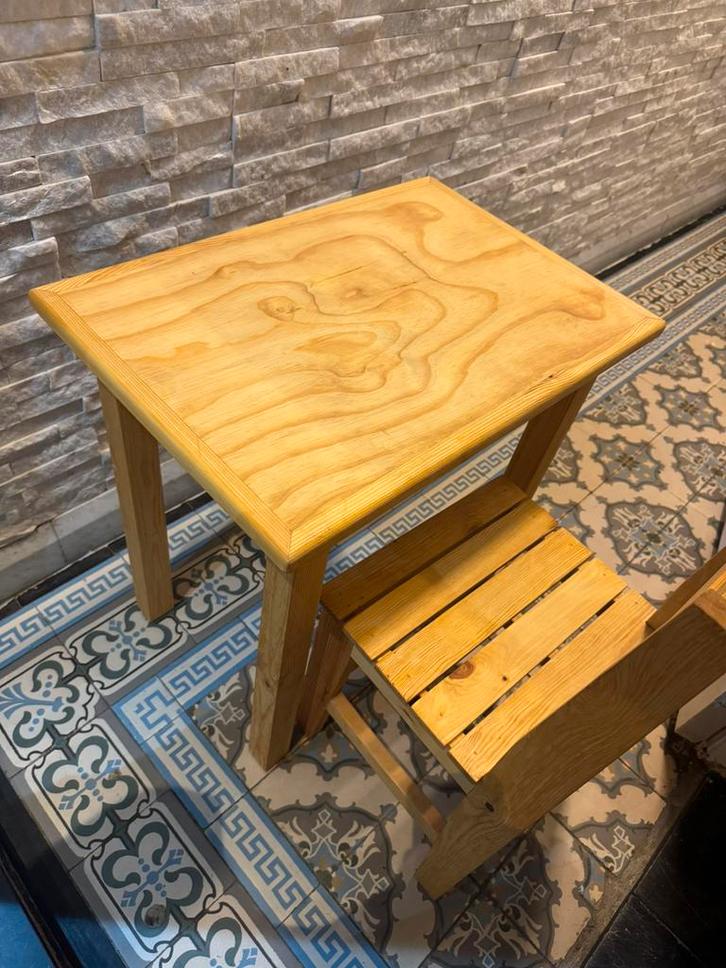 Handgemaakte houten kindertafel met 1 stoel, Kinderen en Baby's, Kinderkamer | Tafels en Stoelen, Zo goed als nieuw, Tafel(s) en Stoel(en)