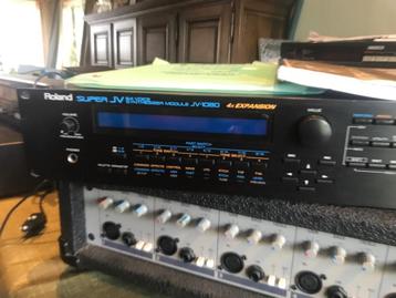 * ROLAND « Super JV 1080 64 voice synthesiser * 90e beschikbaar voor biedingen