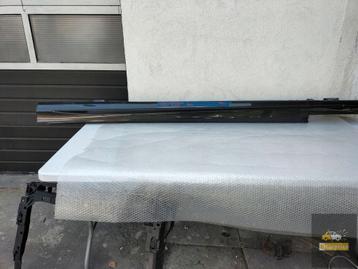 MERCEDES C-KLASSE W205 AMG DORPELSTRIP L beschikbaar voor biedingen