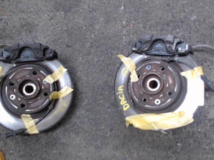 Moyeu avant droit Dacia Sandero 2 1.0i 54kw 2017 LP/14910, Autos : Pièces & Accessoires, Suspension & Châssis, Dacia, Utilisé