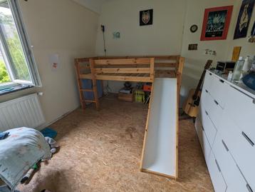 Lit mi-hauteur enfant avec toboggan beschikbaar voor biedingen