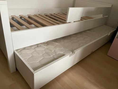 Éénpersoonsbed met mogelijkheid voor tweede persoon, Huis en Inrichting, Slaapkamer | Bedden, Zo goed als nieuw, Ophalen