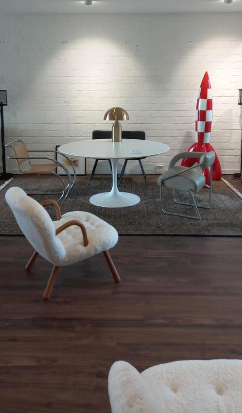 70 x 105 tulipe tafels tot 244 x 137 Eero Saarinen stoelen, Antiek en Kunst, Antiek | Meubels | Stoelen en Sofa's, Ophalen of Verzenden