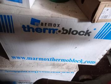 2 boîtes pleines de marmox thermoblock, 6 cm de haut