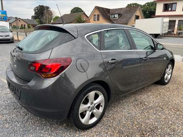 Opel Astra 1.4 benzine goed staat met keuring klaar beschikbaar voor biedingen