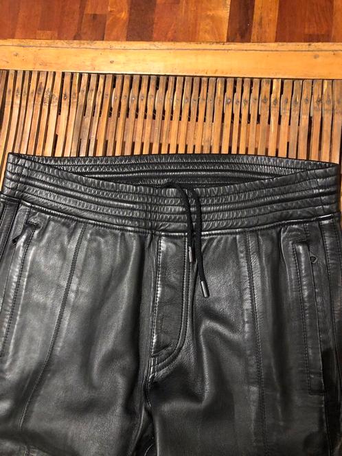 Diesel zwart goud leren broek joggingstijl - maat 48, Kleding | Heren, Broeken en Pantalons, Nieuw, Maat 48/50 (M), Zwart