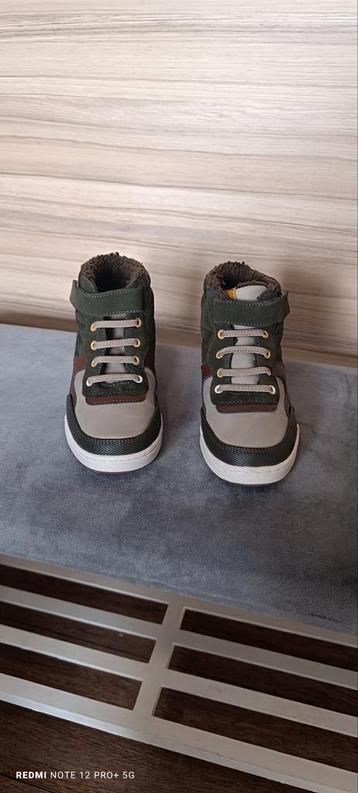 Kinderschoenen  beschikbaar voor biedingen