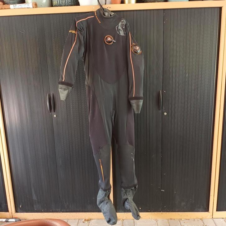 Droogpak: whites fusion one + Weezle extreem onderpak, Watersport en Boten, Duiken, Gebruikt, Duikpak, Ophalen