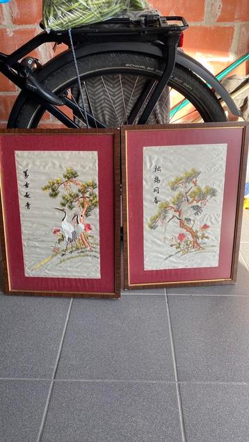 Tekeningen in zijde uit thailand beschikbaar voor biedingen