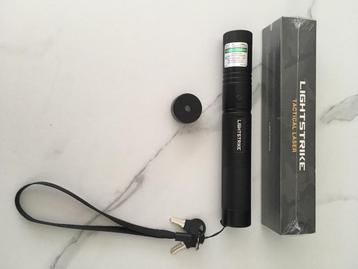 Groene laserpen met opzetstuk beschikbaar voor biedingen