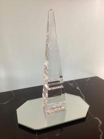 Obelisk in kristal Baccarat. 002BAC/Da.  beschikbaar voor biedingen