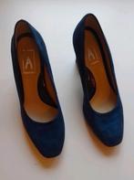 Escarpins hauts talons Alexandra nubuck bleu T. 37, Kleding | Dames, Schoenen, Pumps, Blauw, Ophalen of Verzenden, Zo goed als nieuw