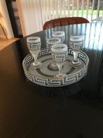 Glazen plateautje in pate de verre met bijpassende glaasjes, Ophalen
