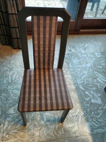 eetkamerstoelen beschikbaar voor biedingen