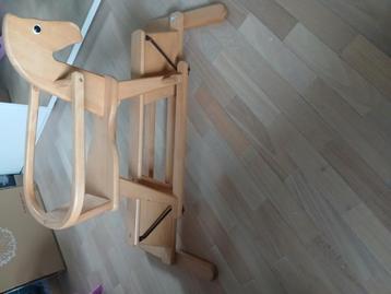 Houten Schommelpaard leuk voor de sint sinterklaasfeest  beschikbaar voor biedingen