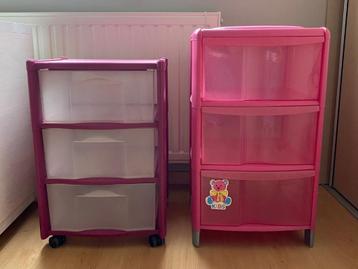 2 ladekasten op wieltjes  beschikbaar voor biedingen
