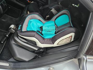 Siège auto pour bébé avec ISOFIX et haut niveau de sécurité