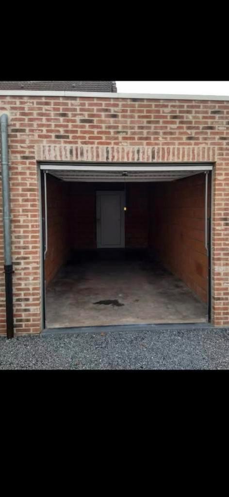Te huur zeer ruime garagebox centrum Mol, Immo, Garages en Parkeerplaatsen