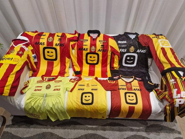 KV Mechelen shirts - nieuw en gebruikt- maat: xxs en medium, Verzamelen, Sportartikelen en Voetbal, Gebruikt, Shirt, Ophalen of Verzenden