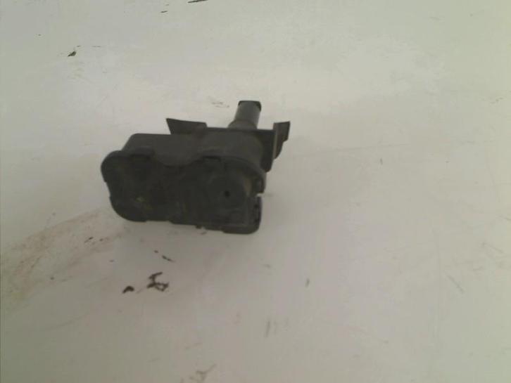 TANKKLEP SCHAKELAAR Volkswagen Polo V (6R) (6R0810773F), Auto-onderdelen, Dashboard en Schakelaars, Volkswagen, Gebruikt