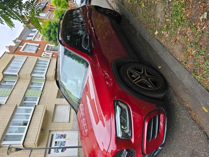 Mercedes glb 180 amg line essence+Electric 2024, Auto's, Mercedes-Benz, Particulier, GLB, Open dak, Zetelverwarming, Benzine, Automaat