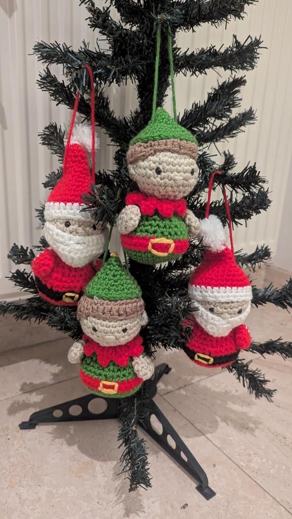 set van 4 gehaakte kerstfiguurtjes – Santa & elfjes, Diversen, Kerst, Zo goed als nieuw, Ophalen of Verzenden